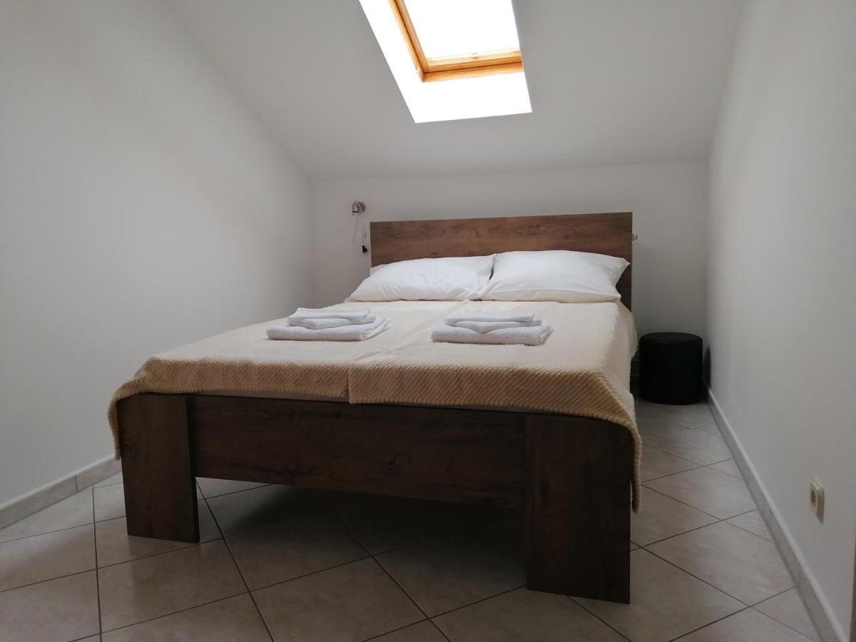 Apartmani Stille Karlobag Exteriör bild