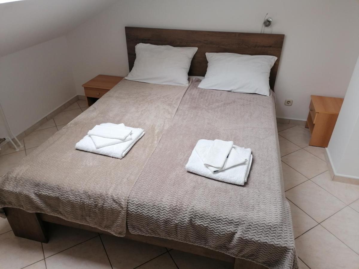 Apartmani Stille Karlobag Exteriör bild